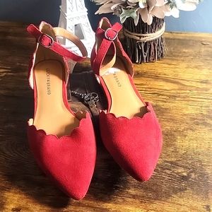 Lucky brand flat strapped red shoes